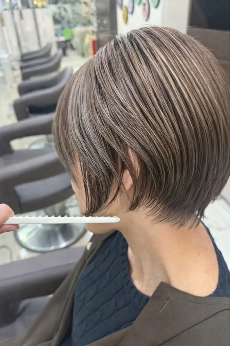ショート カラー 菅野谷 琉那のヘアスタイル
