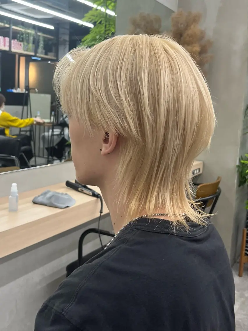 ショート カラー メンズ イツク ⚡️ ルーツ/ハイトーンのヘアスタイル