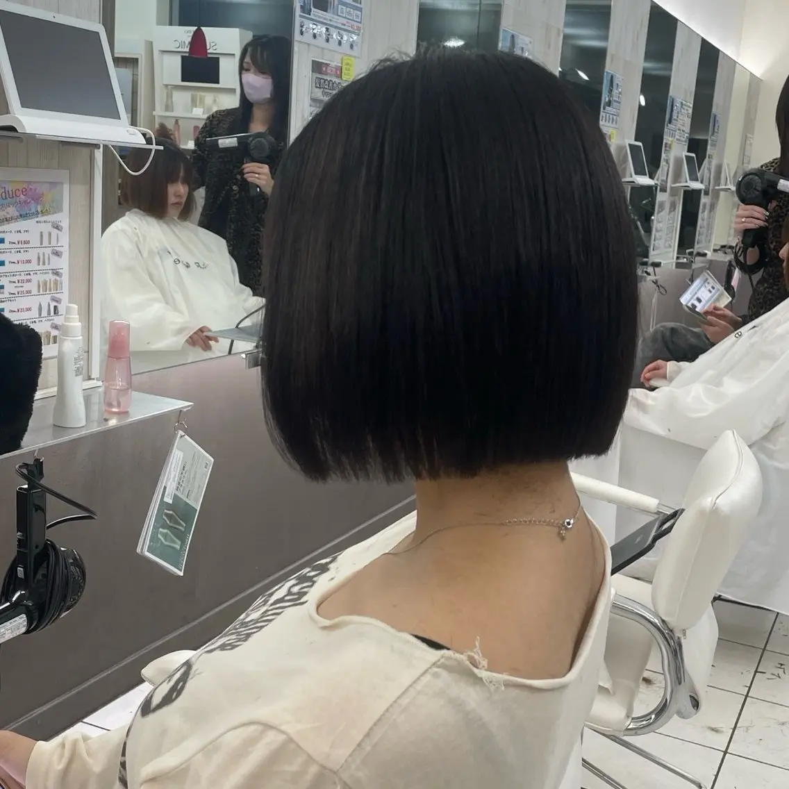【パツっとラインで垢抜け✨】切りっぱなしボブ✂️ #ミニボブ #タッセルボブの写真