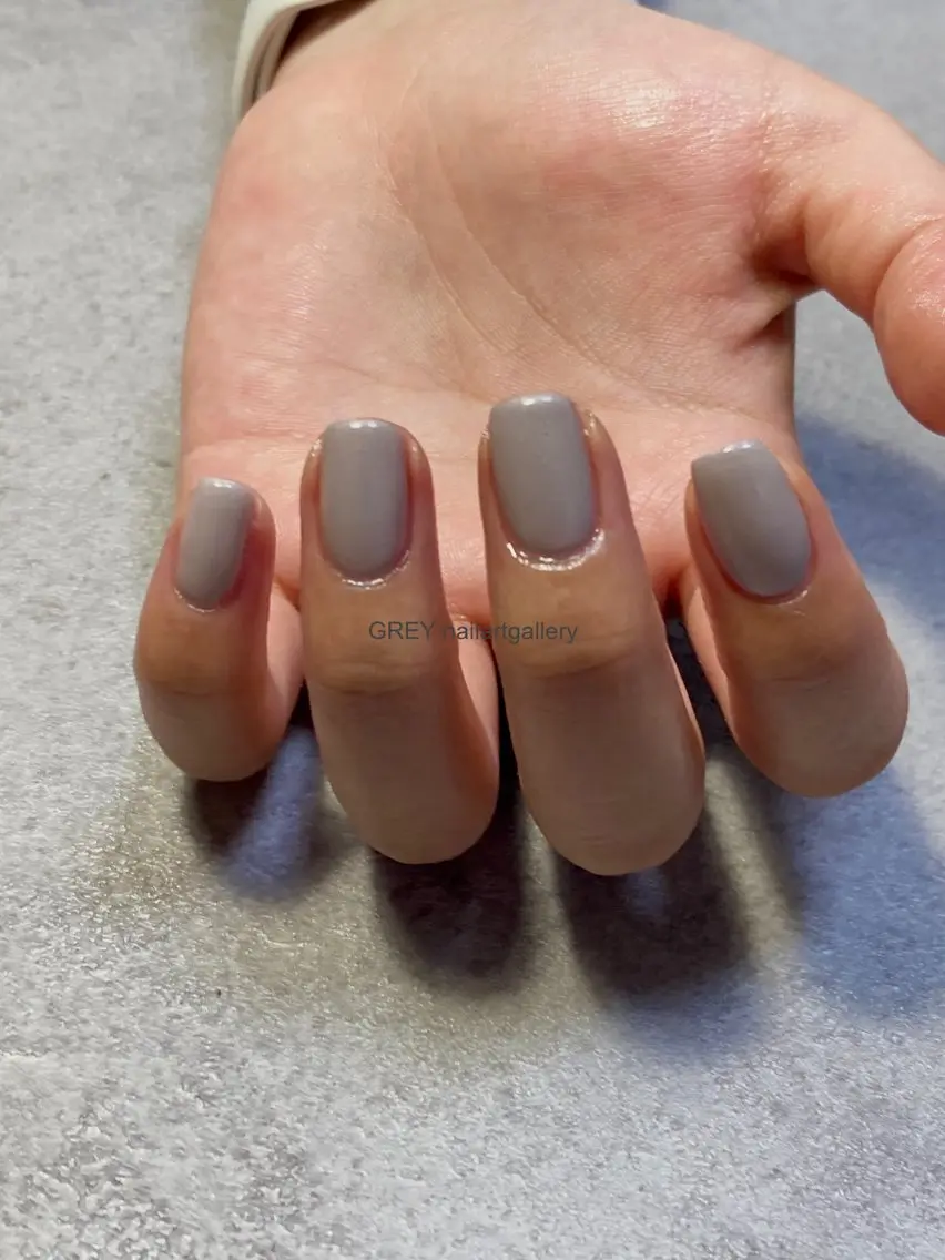 ネイル クリアネイル ワンカラーネイル スクエアネイル 【GREY】 TAIRAのネイルデザイン