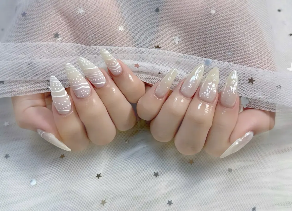 ネイル チークネイル 長さ出し フレンチネイル ジェルネイル グラデーション ハンドネイル THANHTHANH NAILのネイルデザイン