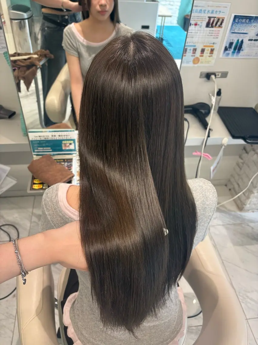 ロング 韓国風レイヤー Yuuhaのヘアスタイル