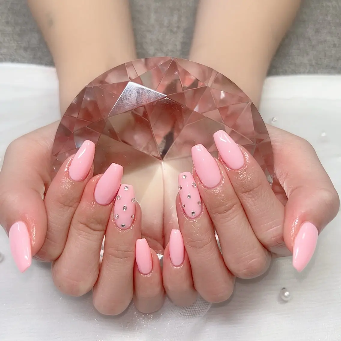 ネイル キラキラネイル マグネットネイル ワンカラーネイル ピンク ハンドネイル Cute Tips nailのネイルデザイン