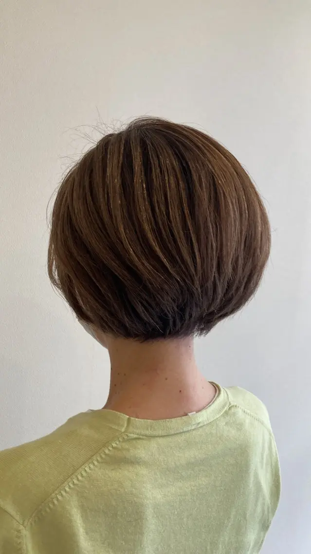 ショート カラー ベージュカラー ハイライトカラー ハイライト カット ヘアカラー 小島 光人のヘアスタイル