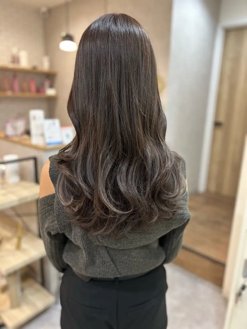 ロング カラー アッシュ アッシュグレー アッシュグレージュ 透明感カラー グレージュ カット ヘアカラー トリートメント ボブ/ハイトーン 福生Radix 下田のヘアスタイル
