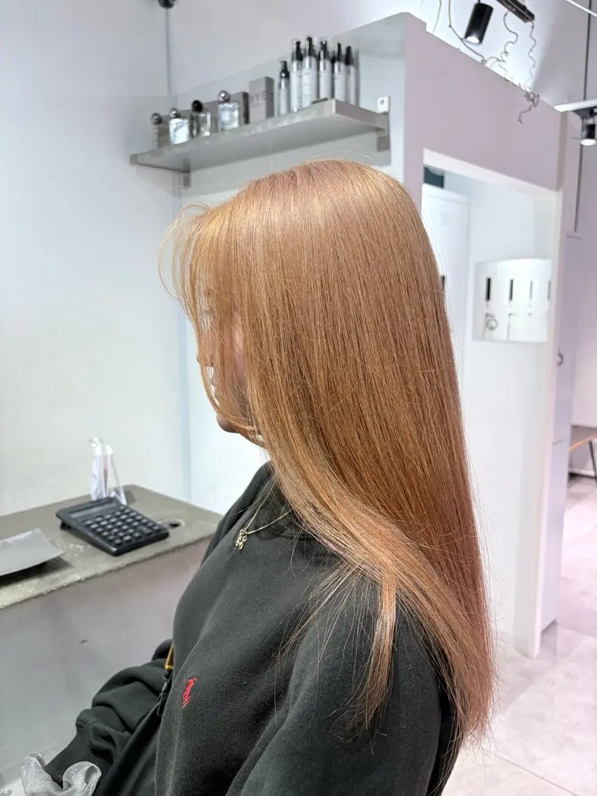 ロング カラー ベージュカラー ブリーチ オレンジ ピンクカラー ヘアカラー 【CHERIE】天神 大名サロン💫りんのヘアスタイル