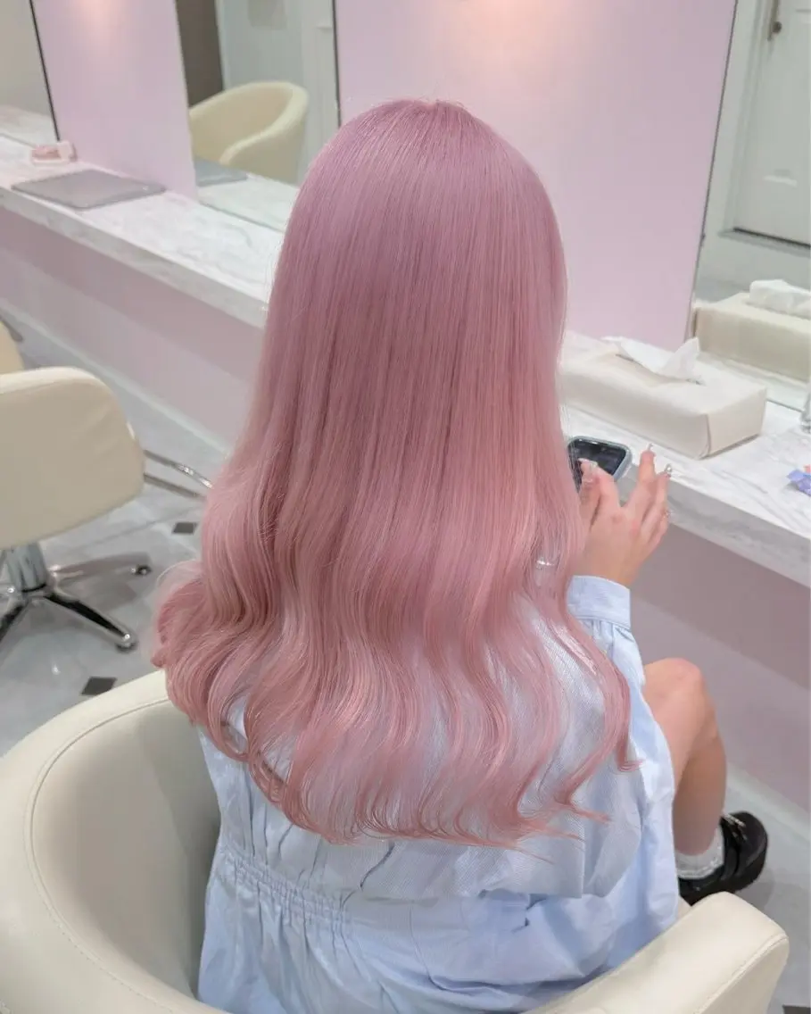 ロング カラー ブリーチ 透明感カラー ハイトーンカラー ピンクカラー ホワイトピンク ヘアカラー ハイトーンカラー💞 くるみ🎀のヘアスタイル