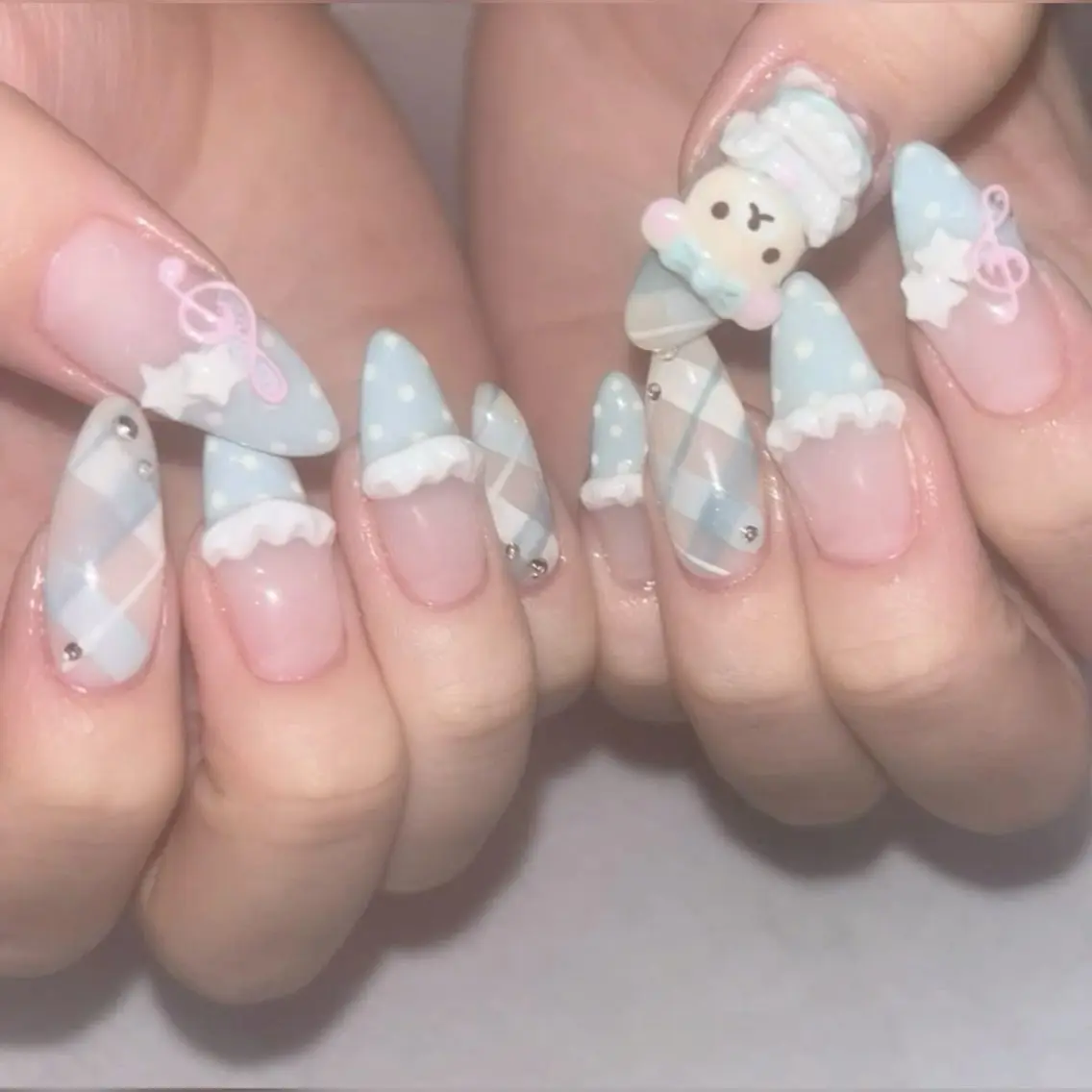 ネイル オーロラネイル チークネイル 長さ出し フットネイル フレンチネイル ハンドネイル Lee Nails チップ長さだし専門店のネイルデザイン