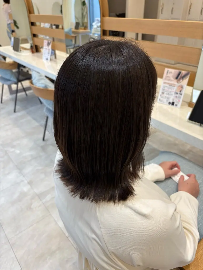 ミディアム カラー オリーブカラー 脇尾 百花のヘアスタイル
