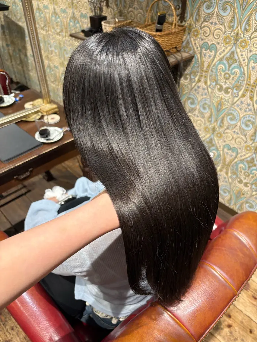 セミロング パーマ カット 縮毛矯正 トリートメント なぎさ 🎀 / 透明感カラー/心斎橋のヘアスタイル