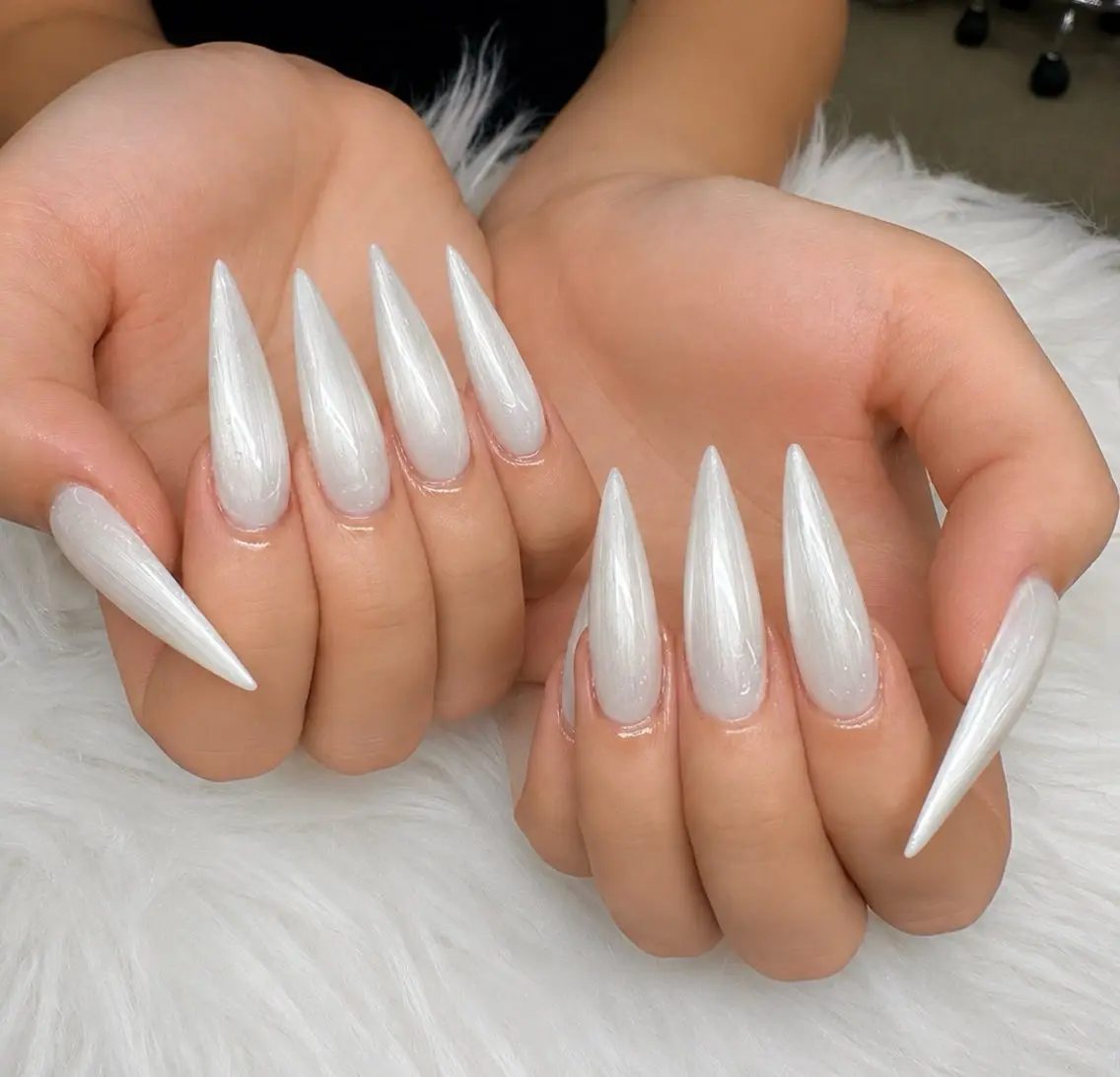 ネイル MIKA RUBY NAIL SLONのネイルデザイン