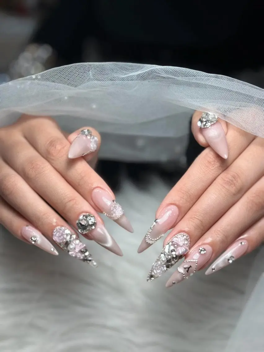 ネイル アートネイル 長さ出し ジェルネイル 韓国ネイル マグネットネイル ハンドネイル Cloudy Chan Nailのネイルデザイン