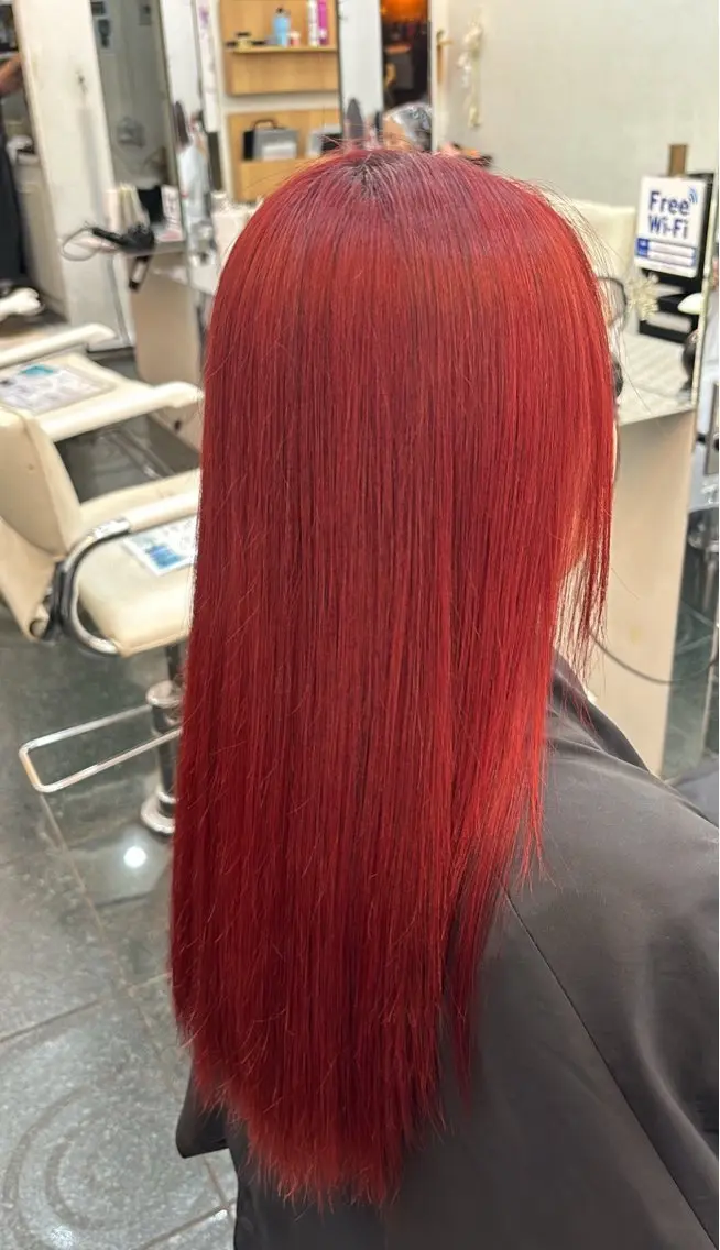 ロング カラー ブリーチ レッドカラー ヘアカラー 髪質改善カラー| Yukino🫧のヘアスタイル