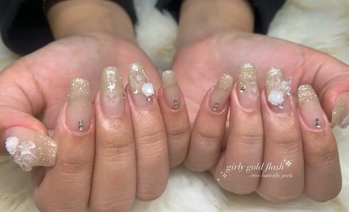 ネイル フラッシュネイル キラキラネイル 韓国ネイル 春ネイル ワンホンネイル ハンドネイル nail room LUNA⋆౨ৎ˚⟡のネイルデザイン