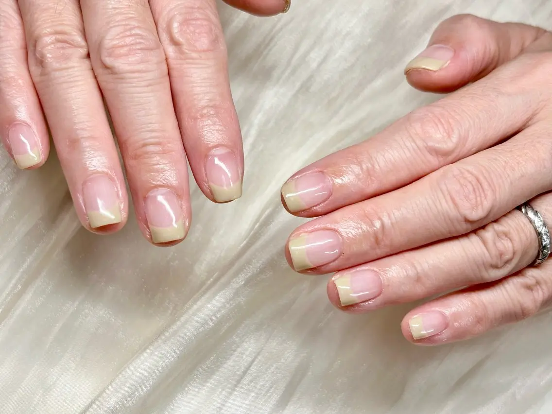 ネイル シンプルネイル ハンドネイル ハンドケア ETE LUNA NAILのネイルデザイン