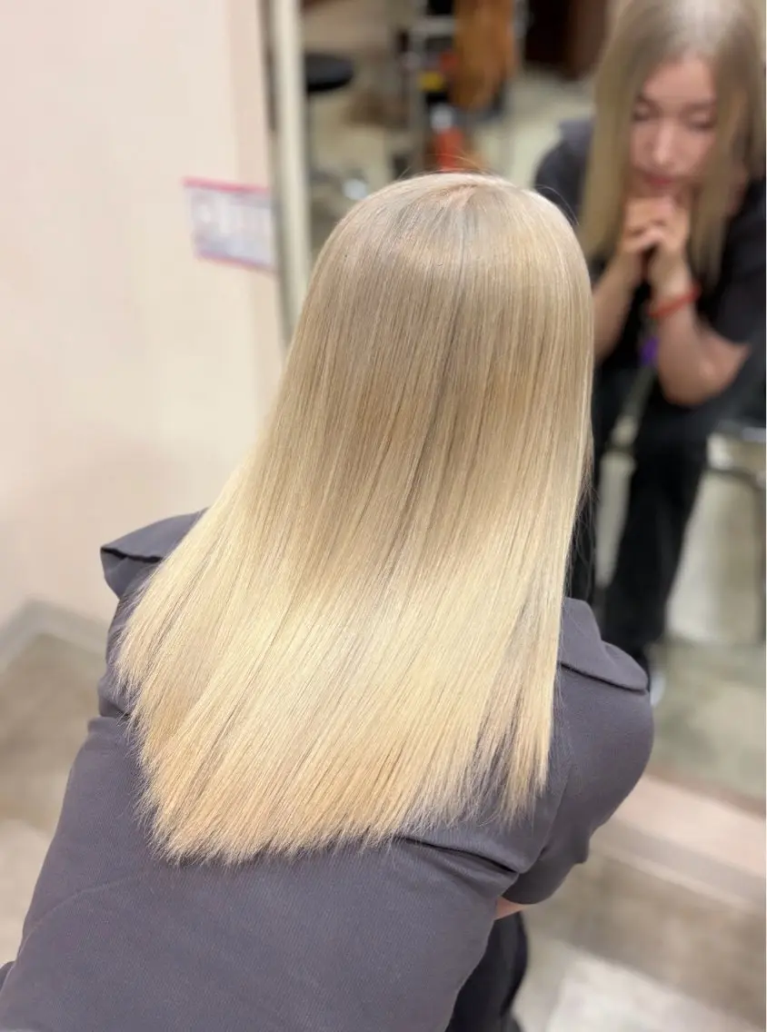 セミロング カラー W_SALON CONOCAのヘアスタイル