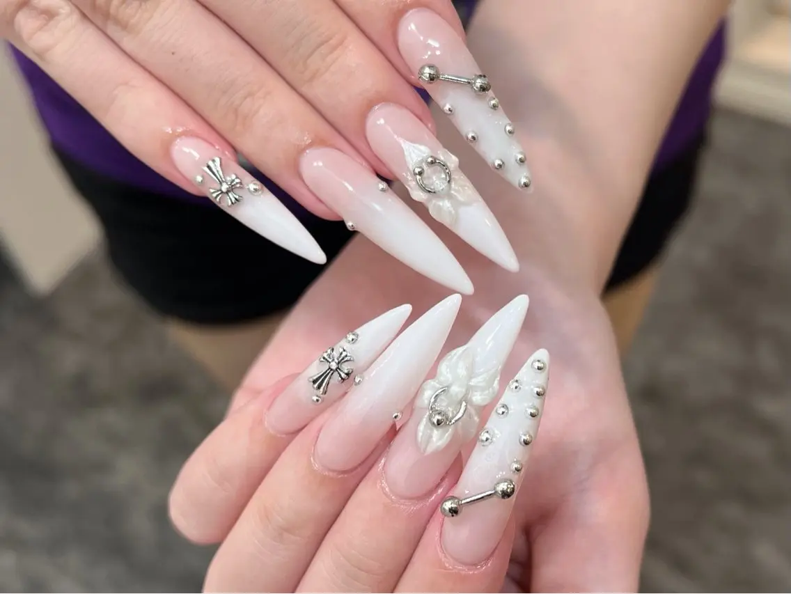 ネイル オーロラネイル ボルドー ブラウン 氷ネイル・うるうるネイル キラキラネイル ハンドネイル Sora  Nail 長さ出し専門店のネイルデザイン