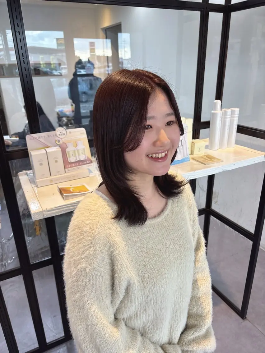 ミディアム 顔周りカット レイヤーカット 高橋 真歩のヘアスタイル