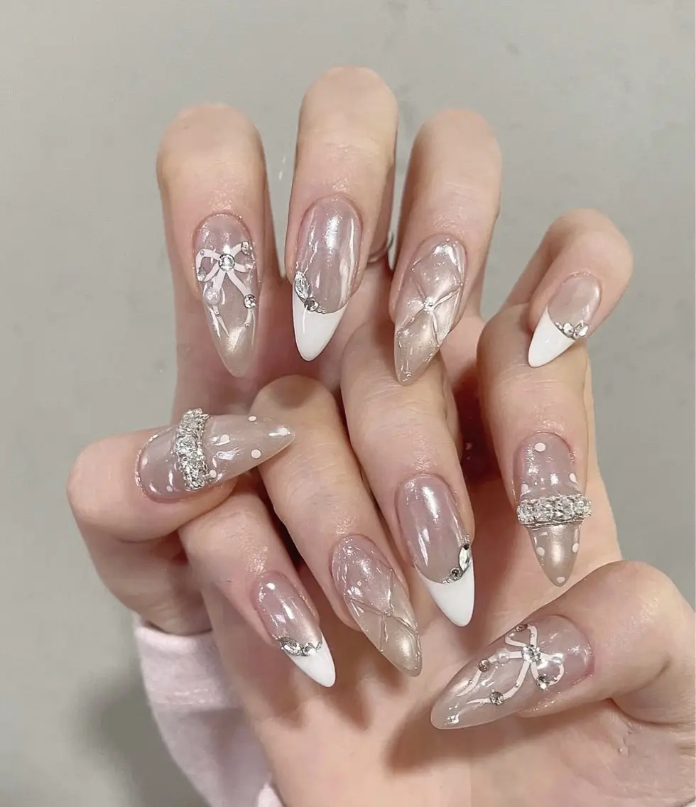 ネイル アートネイル ボルドー フレンチネイル ジェルネイル 氷ネイル・うるうるネイル ハンドネイル Julie Nail Rinのネイルデザイン