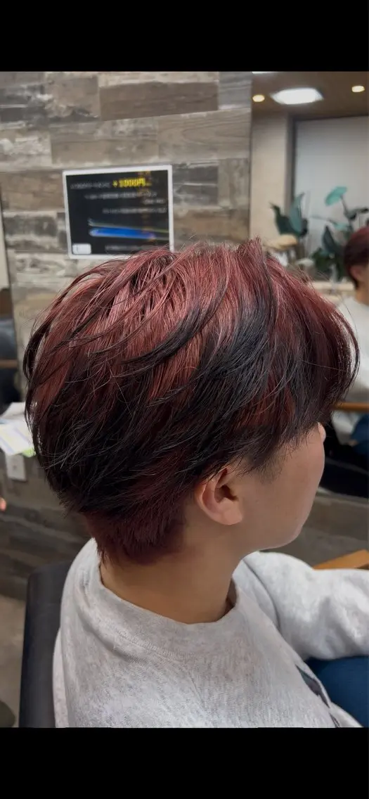 メンズ メンズブリーチ RIENS 高森俊輔のヘアスタイル