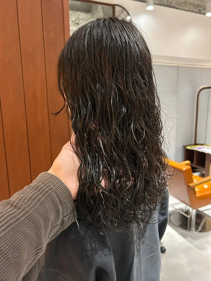 セミロング カット パーマ トリートメント レイヤーカット🍃 カネコのヘアスタイル