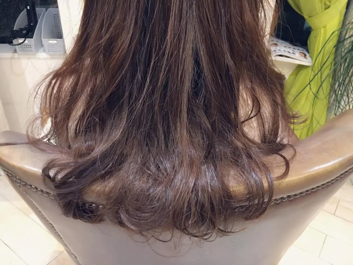 ミディアム セミロング ロング カラー パーマ ハイライトカラー ハイライト 江原 彩華のヘアスタイル