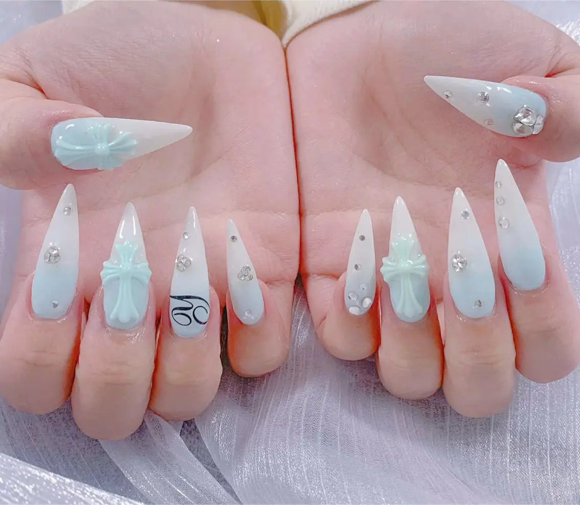 ネイル ハンドネイル moon nailsのネイルデザイン