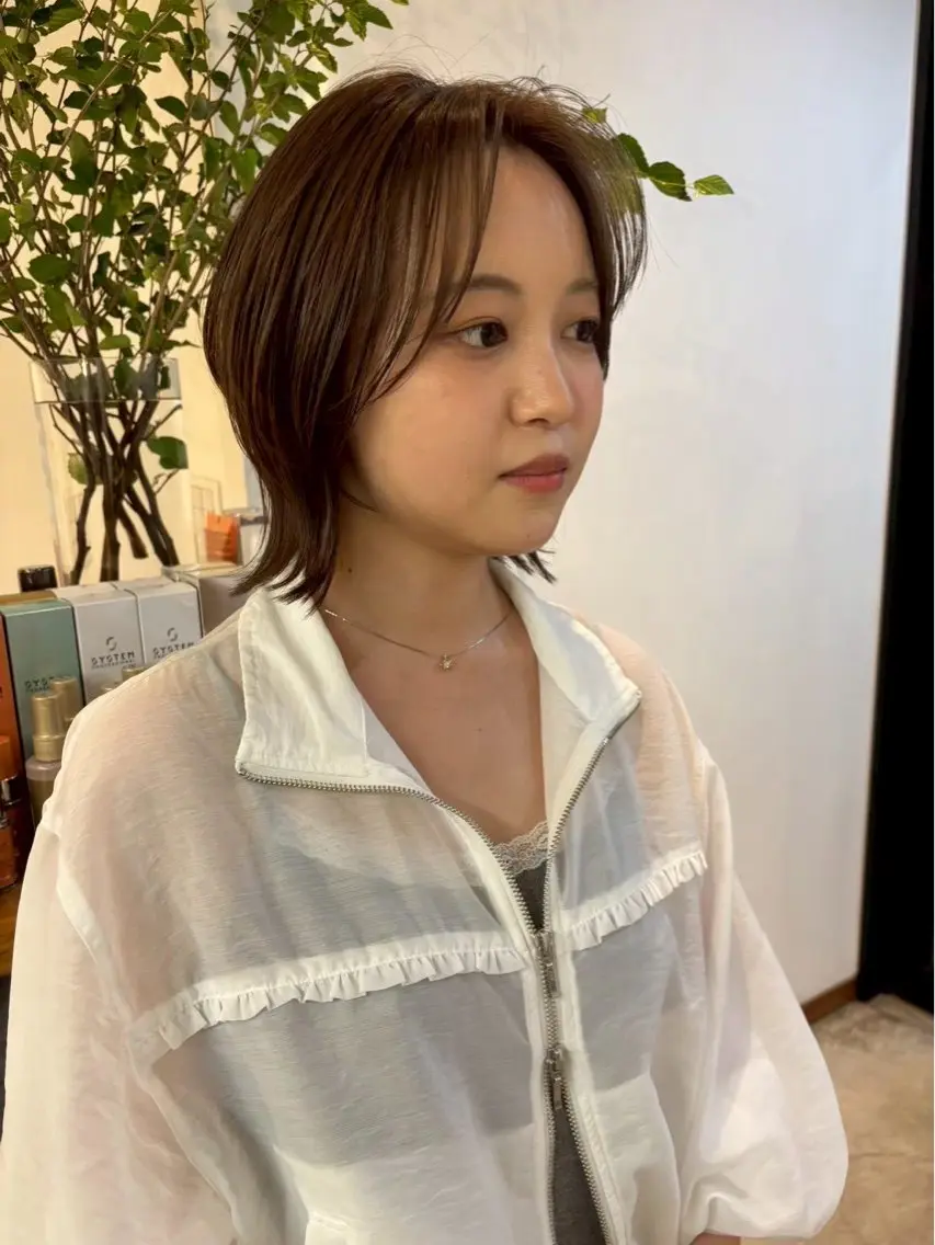 ミディアム カラー カット ヘアカラー トリートメント 安達 咲のヘアスタイル
