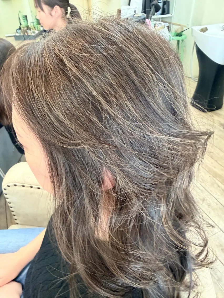 ロング カラー カット ヘアカラー トリートメント 鶴見 和美のヘアスタイル