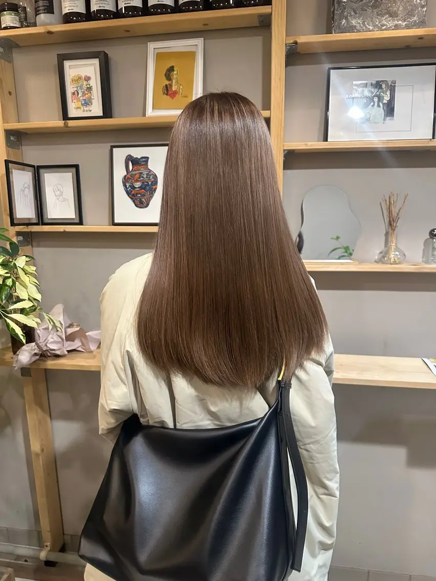 ロング カラー ベージュカラー 金ウンス 髪質改善カラーのヘアスタイル