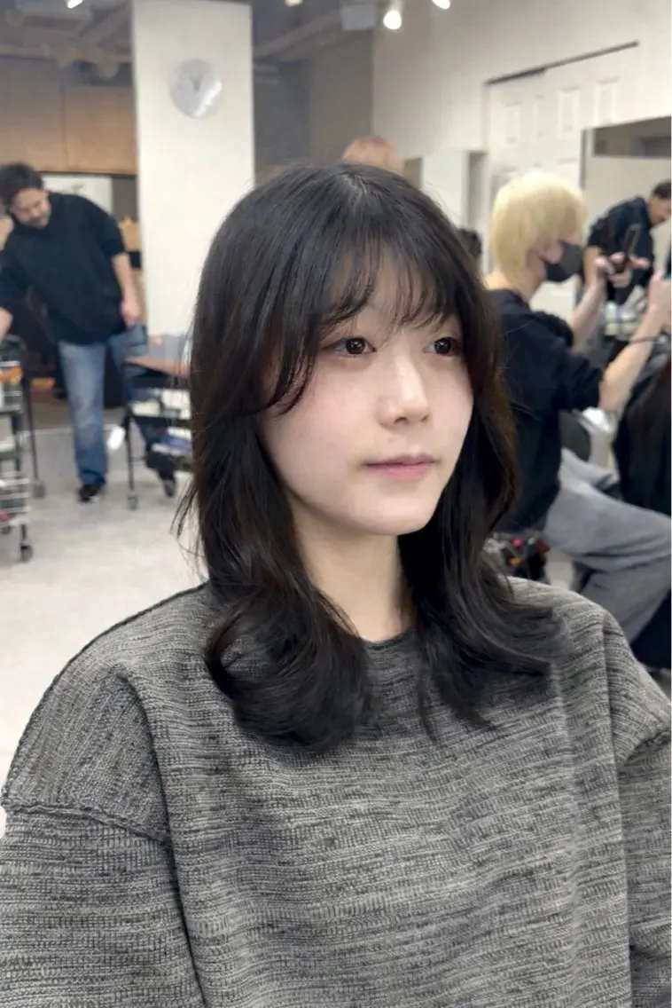 セミロング カット ヘアカラー トリートメント 🫧とぅるん艶髪🫧 透明感カラー×猿渡のヘアスタイル