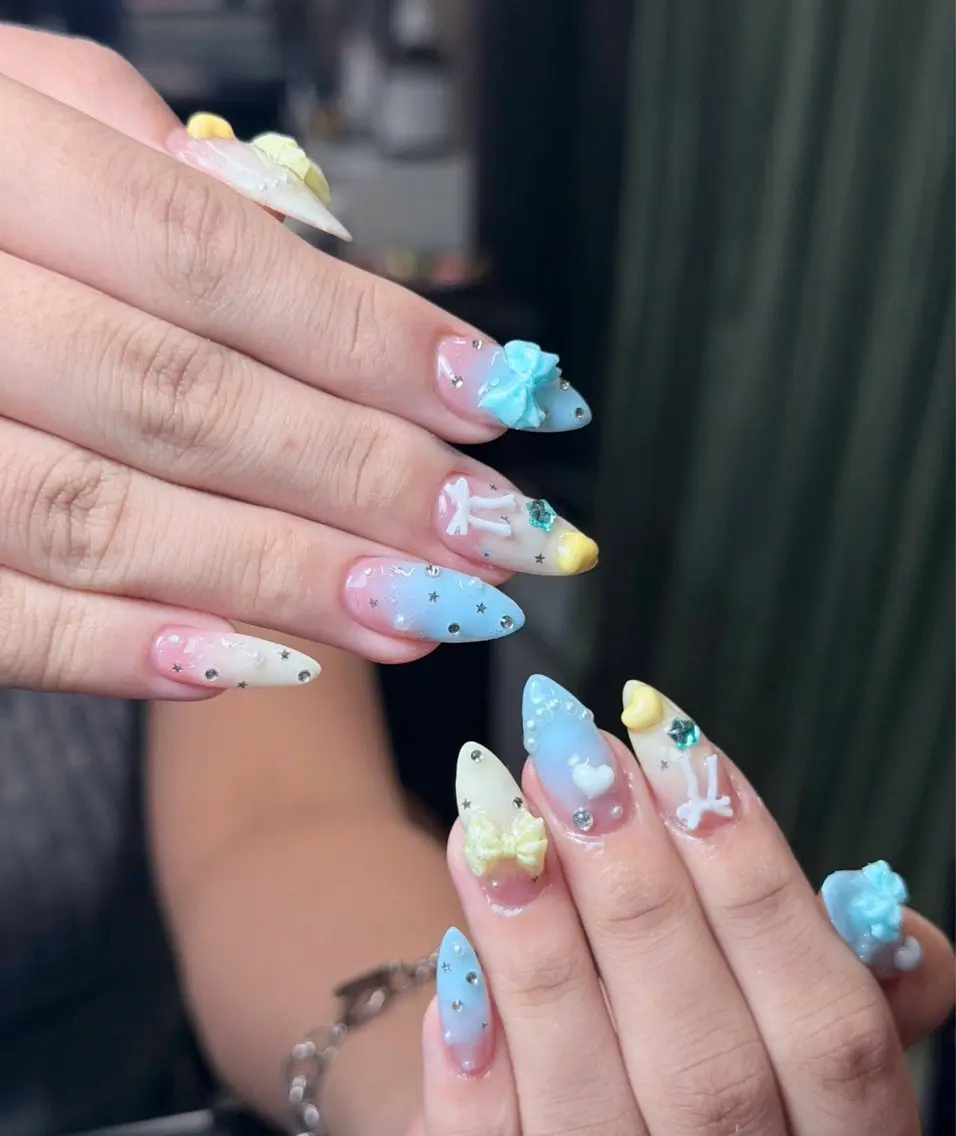 ネイル ブルー ガーリー ハート 韓国ネイル 持ち込み Iconic Nailのネイルデザイン