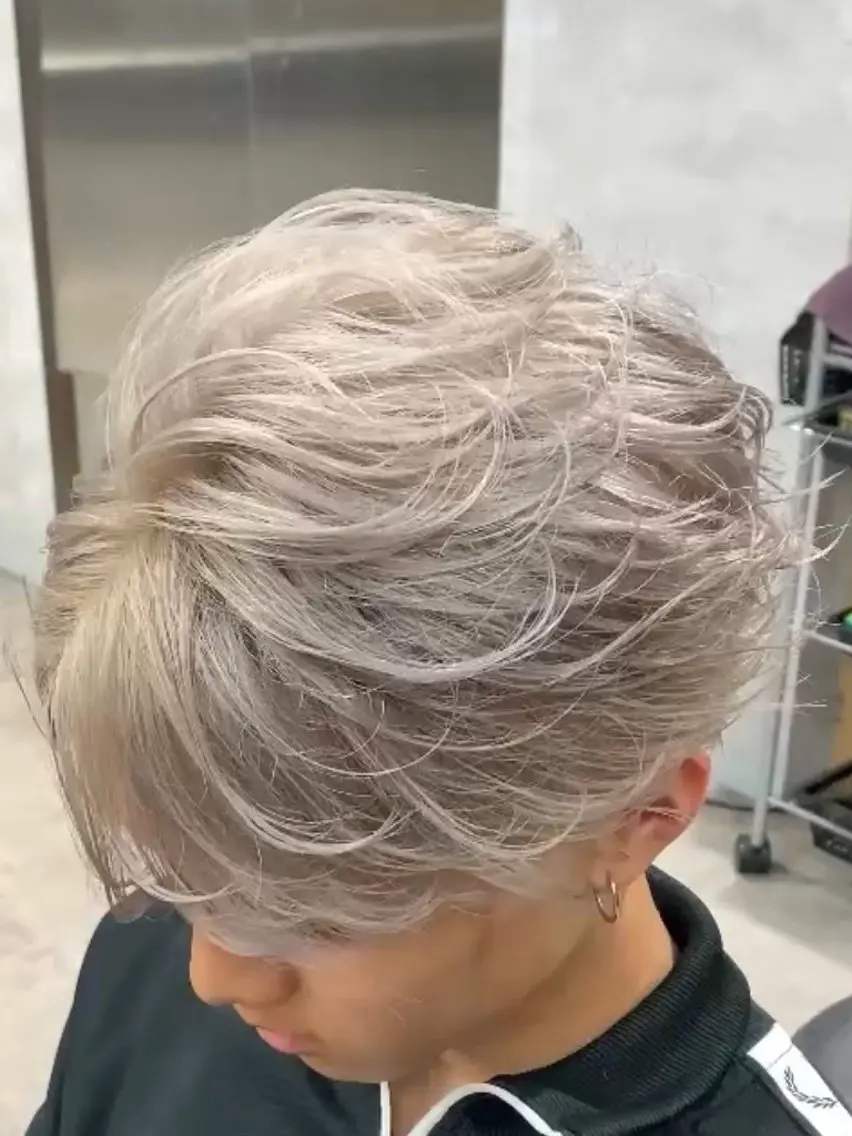 カラー パーマ メンズ 青栁 仁也のヘアスタイル