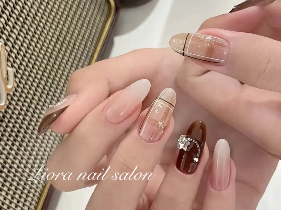 ネイル チークネイル フットネイル フレンチネイル ジェルネイル ガーリー ハンドネイル JUN Lioraネイルのネイルデザイン