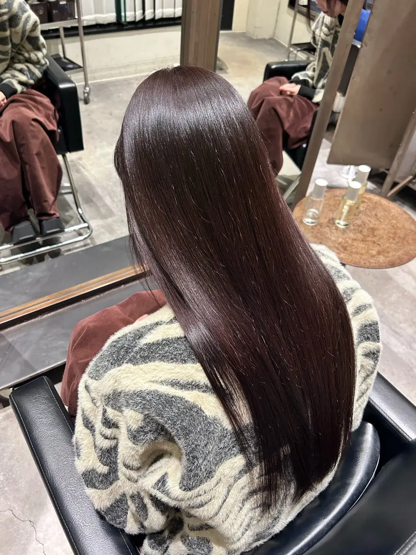 ロング カラー ボルドーカラー 嶋崎 楓也のヘアスタイル