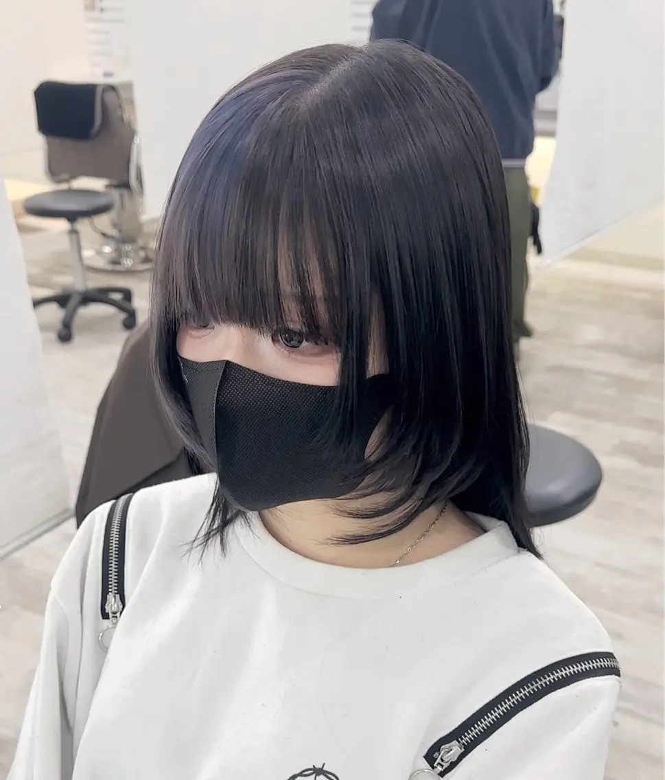 【❄️カット＋寒色カラー❄️】※ミディアム(鎖骨上)、ショートの方のみ カット✂️➕カラー🎨➕トリートメント🌈の写真