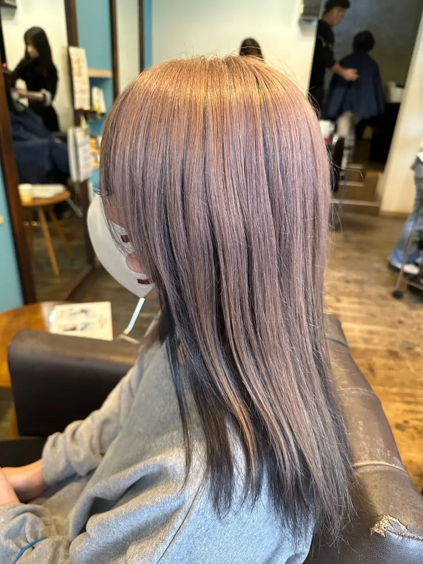 セミロング カラー ヘアカラー 安達 望のヘアスタイル
