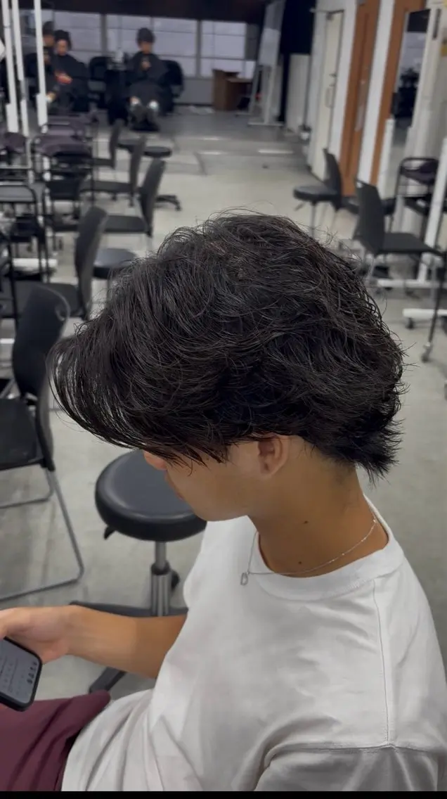 ショート カラー パーマ ヘアアレンジ メンズ キッズ アップバング センターパート メンズハイライト マッシュ メンズパーマ 波巻き/シャドウ/ 特化 福田朝輝のヘアスタイル