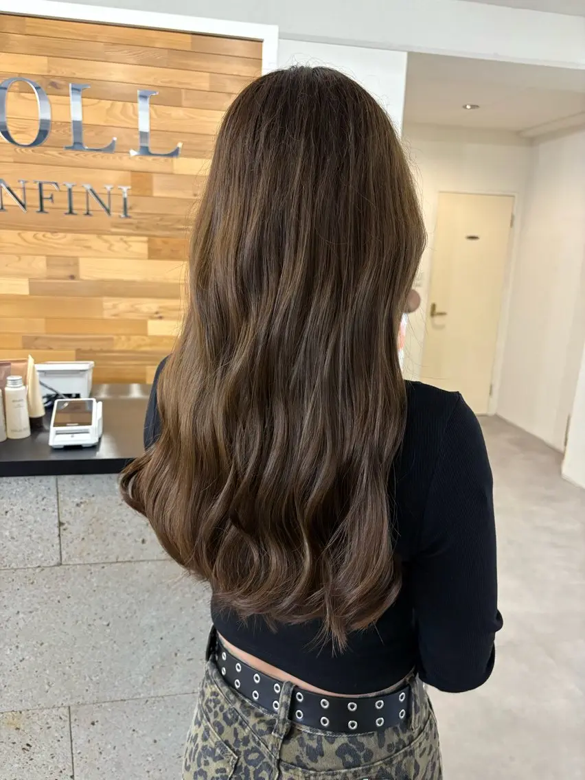 ロング カラー ブラウンカラー ナチュラルブラウン 髪質改善 ヘアカラー トリートメント 黒川 綾音のヘアスタイル