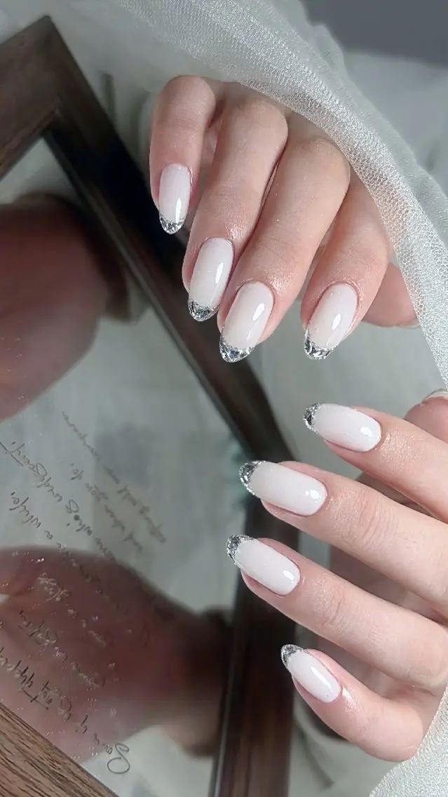 ネイル フレンチネイル ガラスフレンチ 🍁Ayumi 💐 Nailsのネイルデザイン