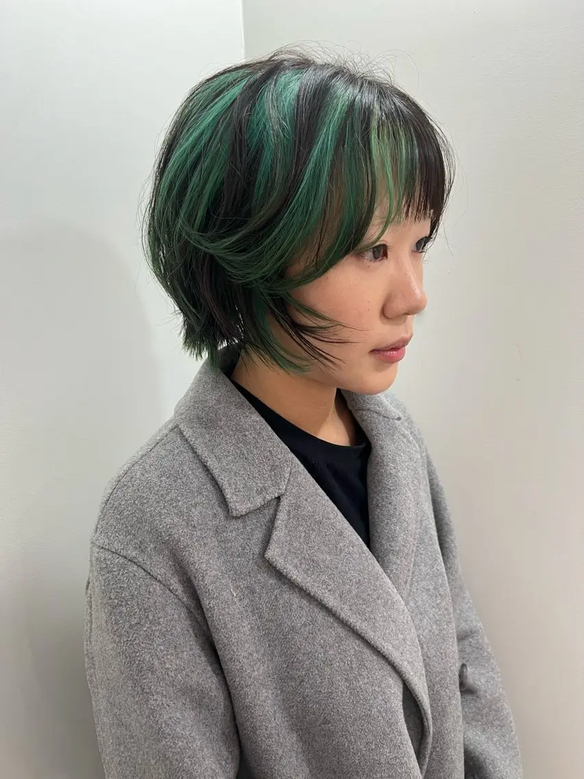 ミディアム ヘアカラー トリートメント 💥ウルフカット デザインあんな💥のヘアスタイル