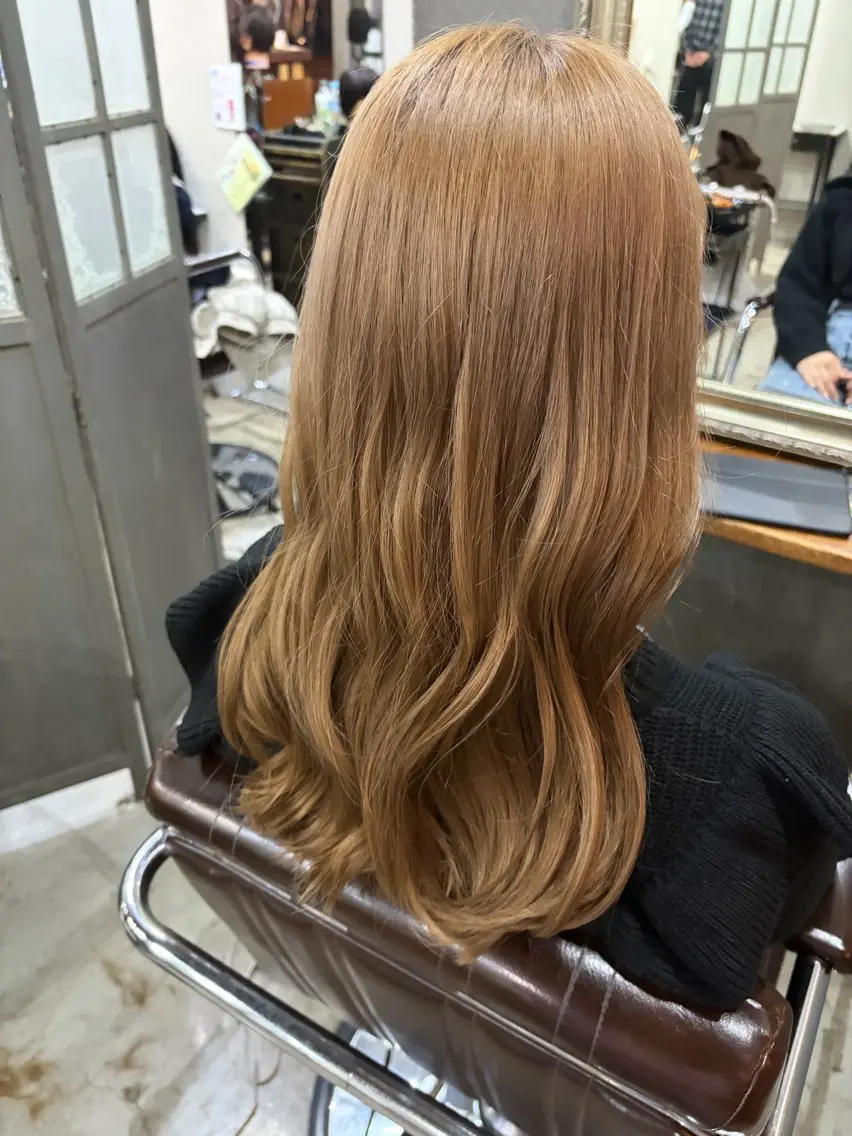 セミロング カット 小出 琴未のヘアスタイル