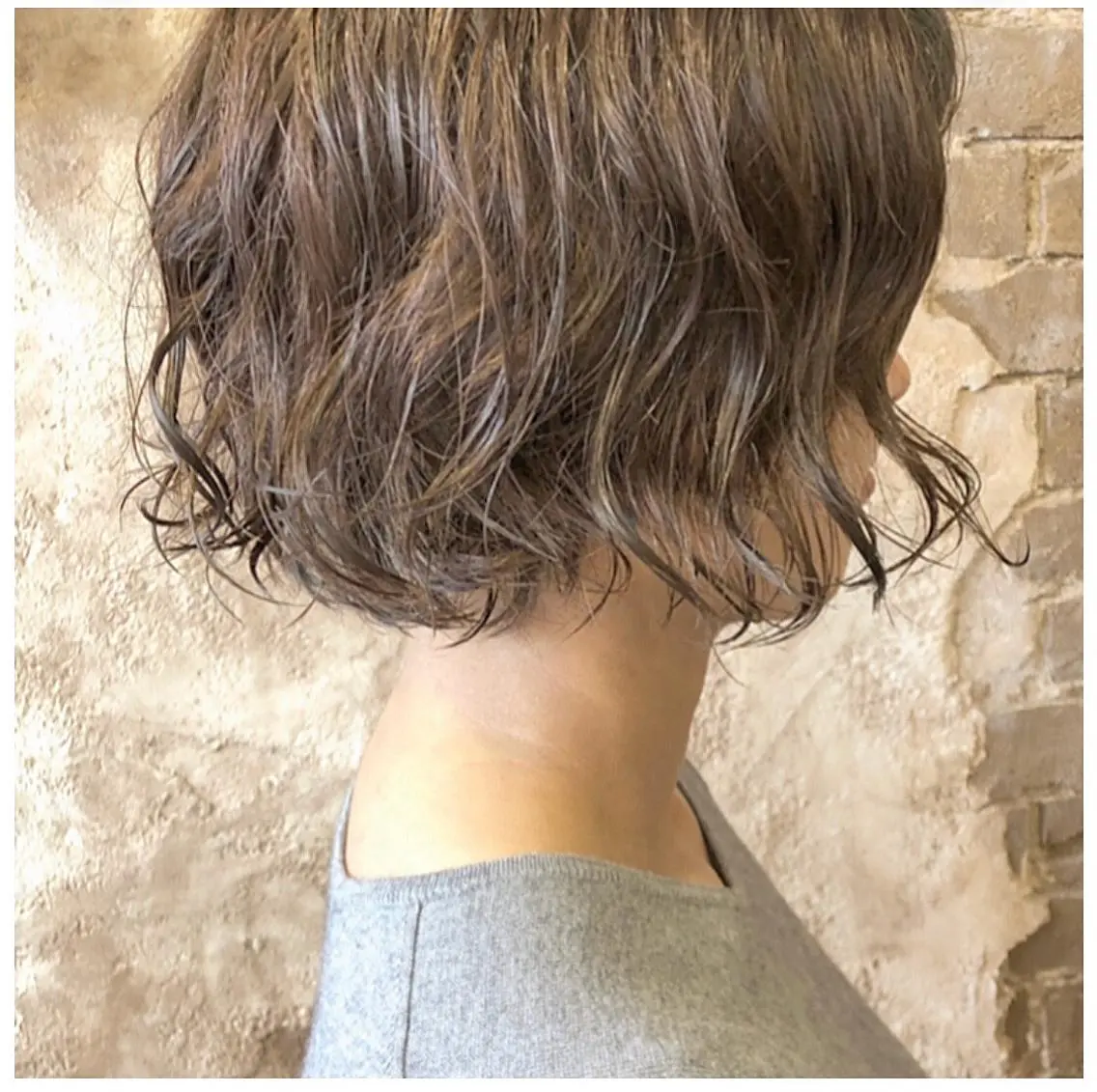 ショート パーマ ブリーチ、パーマ 西部笑のヘアスタイル