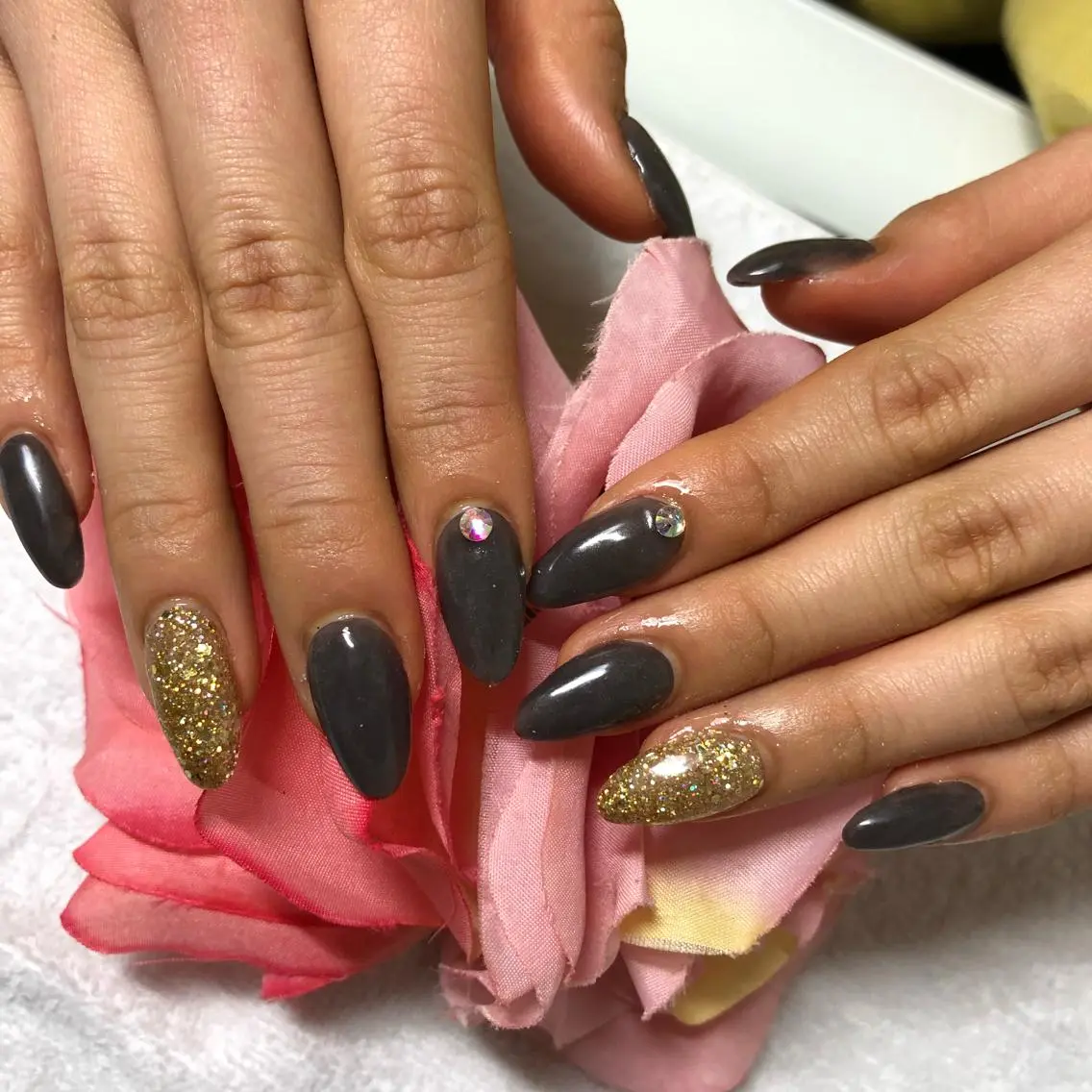 ミディアム ネイル ハンドネイル 《LB》ラブリエ Nail&eyeのマツエク・マツパデザイン