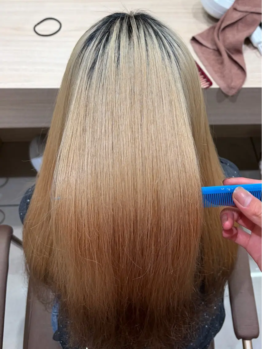 ロング 西野 緋音のヘアスタイル