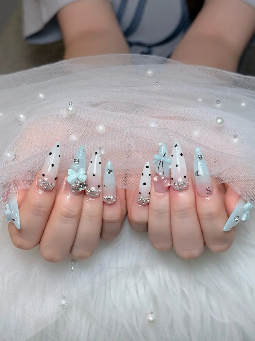 ネイル チークネイル ドット フレンチネイル グラデーション ハート ハンドネイル Julli NailStudioのネイルデザイン