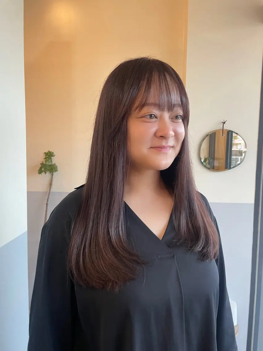 ロング レッドブラウン レイヤーカット ロング 小久保 里紗のヘアスタイル