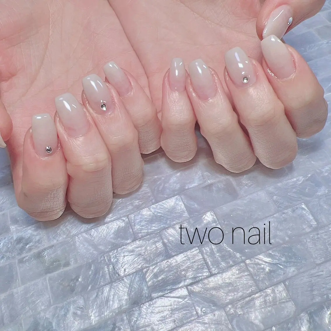 ネイル ネイルチップ ホワイト ハンドネイル two nailのネイルデザイン