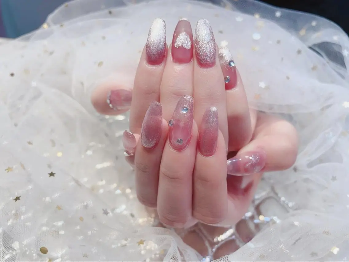 ネイル ハンドネイル VIVIAN リサのネイルデザイン