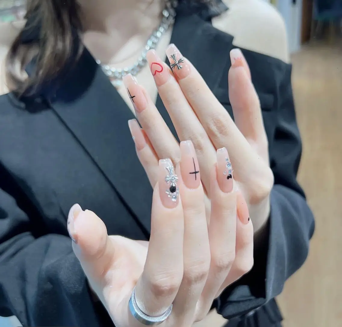 ネイル Queen‘s なんのネイルデザイン
